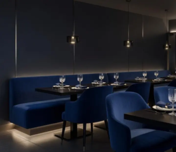 Luksusowe wnętrze restauracji przygotowane na event biznesowy